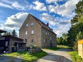 Zufahrt - 1 Zimmer Mehrfamilienhaus, Wohnhaus in Leutersdorf