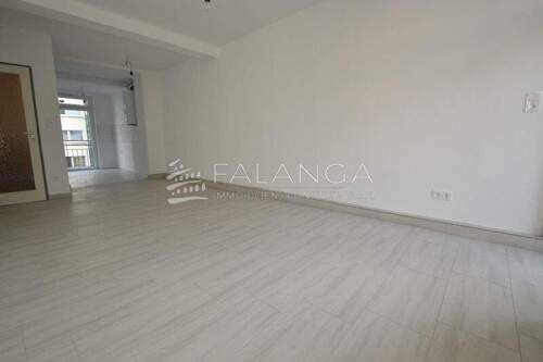 Wohn- und Esszimemr mit Blick in Küche - 