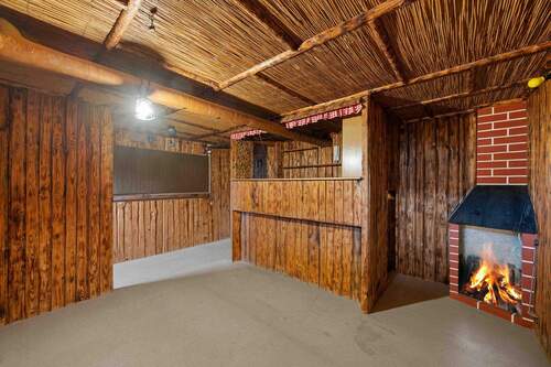 Kellerbar mit Gartenzugang - 