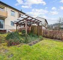 EINFAMILIENHAUS als REIHENMITTELHAUS in ruhiger Lage mit 2 Balkonen & Garten in STUTTGART-WEILIMDORF (WOLFBUSCH)
