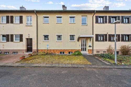 Eingangsseite - 6 Zimmer Einfamilienhaus zum Kaufen in Stuttgart