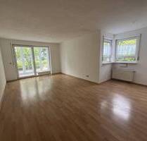 Helle 2,5 Zimmerwohnung mit Wintergarten in zentraler Lage - Stuttgart-Untertürkheim