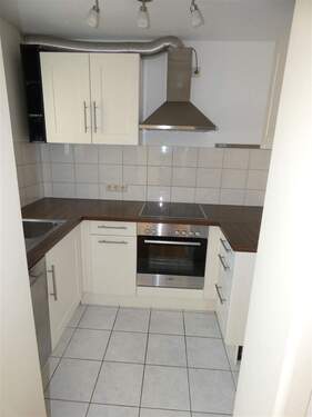 Einbauküche vorhanden - 2 Zimmer Etagenwohnung zur Miete in Neustadt