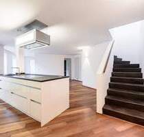 AIGNER - Altbau trifft Moderne: Einzigartiges Stadthaus im Rückgebäude - München Sendling