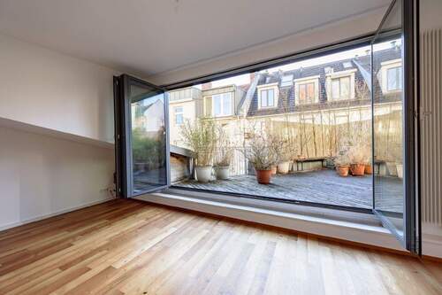 Dachstudio mit Terrasse - 7 Zimmer Einfamilienhaus zum Kaufen in München