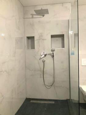 Teilansicht Badezimmer Etage 1 - 