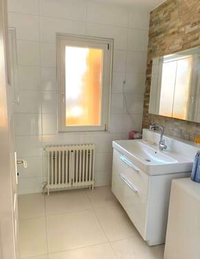 Bad (1)(1).jpg - 4 Zimmer Etagenwohnung zum Kaufen in Offenburg