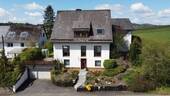 Außenansicht - 8 Zimmer Mehrfamilienhaus, Wohnhaus zum Kaufen in Bad Berleburg