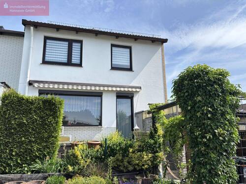 Rückseite des Hauses - Für die junge Familie - 280.000,00&nbsp;EUR Kaufpreis, ca.&nbsp; 92,00&nbsp;m&sup2;&nbsp;Wohnfl&auml;che