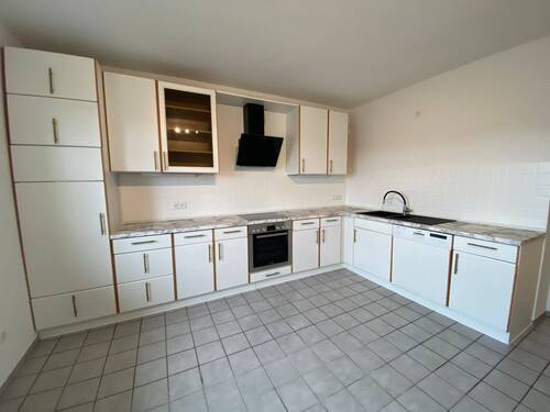 Einbauküche - 4 Zimmer Etagenwohnung zur Miete in Meeder