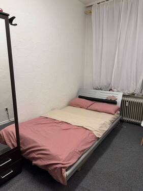 Schlafzimmer - 2 Zimmer Etagenwohnung in Saarbrücken
