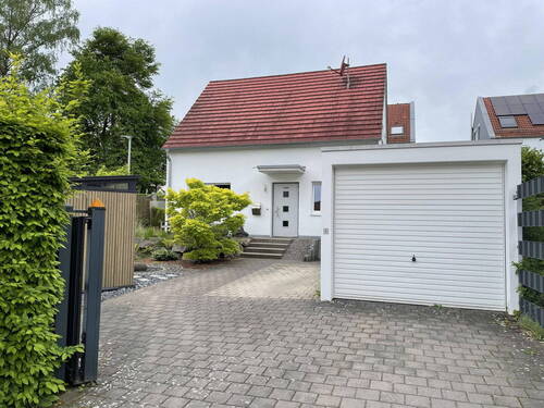 Vorderansicht - Freistehendes Einfamilienhaus - Ruhig und zentral in Maichingen