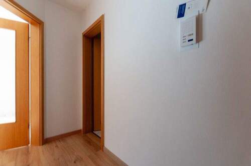 Wohnungstür Blickrichtung Diele - 
