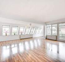 AIGNER - Dachgeschosstraum in Dachau mit Wintergarten und Dachterrasse