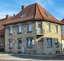Charaktervolles Stadthaus: Wo historischer Charme auf goldenes Licht trifft - Lage