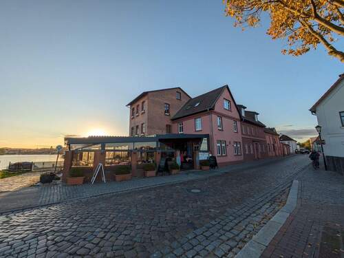 Ansicht.jpg - ***Wohnen auf der Insel Malchow- 200 m² Maisonette mit Blick auf den Fleesensee***