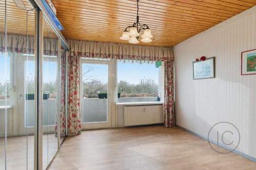 Schlafzimmer links - 4 Zimmer Etagenwohnung in Köln / Chorweiler