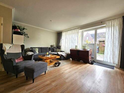 Wohnzimmer - 6 Zimmer Mehrfamilienhaus, Wohnhaus in Hamburg-Duvenstedt