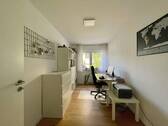 Kind 1/Büro - 