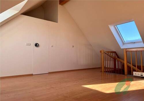 0022.jpg - 2,5 Zimmer-Maisonette-Wohnung mit Balkon und Carport