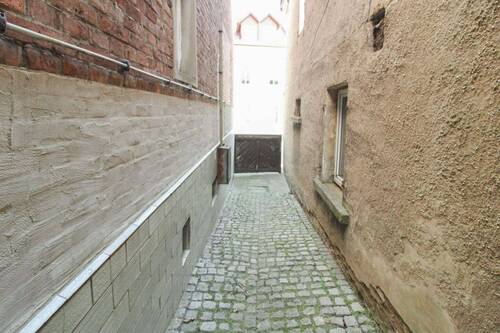 Zuweg zum Innenhof - 