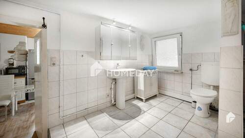 EG Badezimmer 1 2 - 