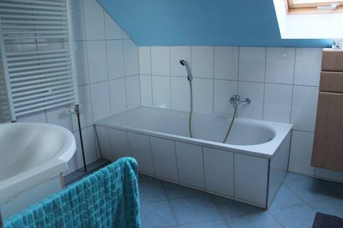 Bad - 3 Zimmer Etagenwohnung in Seestermühe