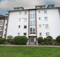 Gepflegte 3-Zimmer-Wohnung mit Balkon, Einbauküche, PKW-Stellplatz und Kellerraum - Neustadt in Holstein