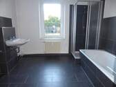 Badezimmer - 3 Zimmer Etagenwohnung zur Miete in Markranstädt