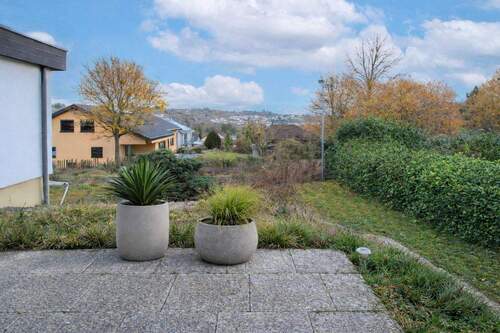 Ausblick-Terrasse-EG - 6 Zimmer Bungalow zum Kaufen in Mühlacker