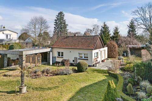 Haus - Gepflegtes Wochenendhaus auf weitläufigem Sonnengrundstück in Neuenhagen