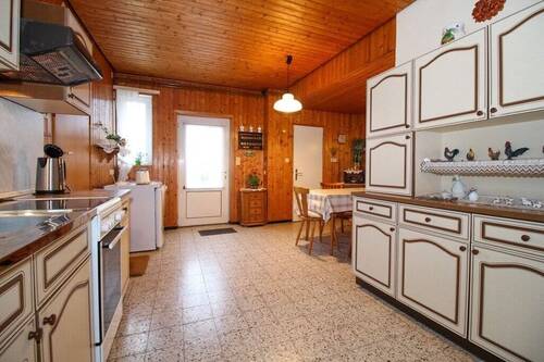 Großzügige Küche - 7 Zimmer Einfamilienhaus zum Kaufen in Erfde