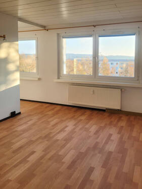 Wohnbereich mit Aussicht - Etagenwohnung mit 32,40 m&sup2; in Jena / Lobeda zum Kaufen