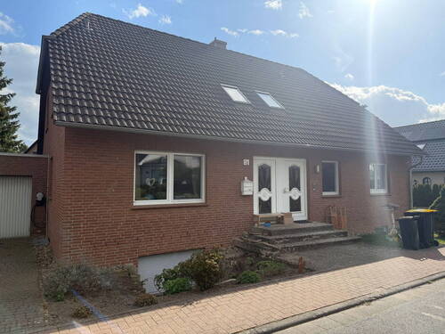 Hausansicht - 3 Zimmer Etagenwohnung zur Miete in Garbsen