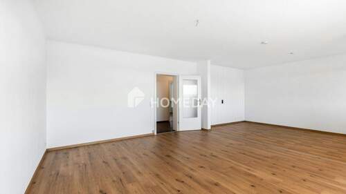 Wohnzimmer 2 - 2 Zimmer Etagenwohnung zum Kaufen in Garbsen