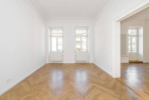 Schlafzimmer 1 - 4 Zimmer Etagenwohnung zum Kaufen in Leipzig