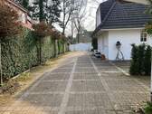 Auffahrt zum Haus - 5 Zimmer Einfamilienhaus in Hamburg