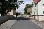 Zufahrtsstraße links - 