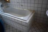 Badewanne im Badezimmer - 