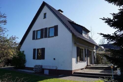Rückseite mit Terrasse - Einfamilienhaus mit 142,00 m&sup2; in Odenthal zum Kaufen