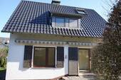 Seitenansicht mit Terrasse - 