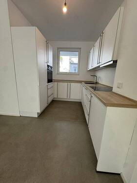 Moderne EBK - Reihenmittelhaus mit 150,00 m&sup2; in Düsseldorf zur Miete