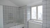 Badezimmer mit Badewanne - 