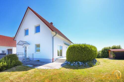Außenansicht - 4 Zimmer Einfamilienhaus zum Kaufen in Riekofen