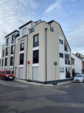 Außenansicht - Wunderschöne Maisonette-Whg. in Alt-Junkersdorf mit Loggia - Anfragen per E-Mail -