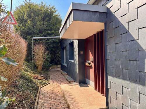 Eingangsbereich - 8 Zimmer Mehrfamilienhaus, Wohnhaus zum Kaufen in Velbert