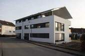 Modernes Wohnhaus - +++ Moderne 3-Zimmer-Wohnung mit Dachterrasse & Carport in Konstanz-Dettingen +++
