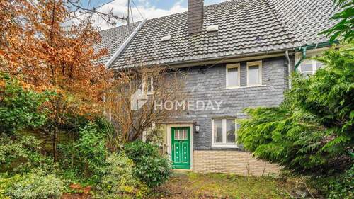 Außenansicht 1 - Raum für Ihr neues Kapitel: Familienfreundliches Zuhause mit Entwicklungspotenzial in Gummersbach