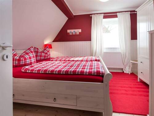 Schlafzimmer I - Mehrfamilienhaus, Wohnhaus mit 117,00 m&sup2; in Borkum zum Kaufen