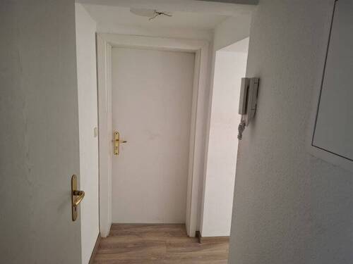 Wohnungseingang/-flur - 2 Zimmer Etagenwohnung in Aschersleben